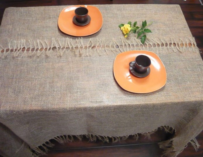 no-sew tablecloth
