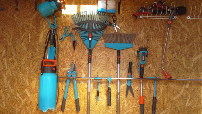 Rod holder