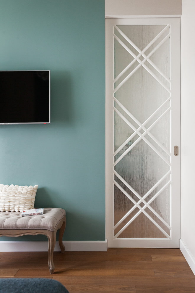 doors with frosted glass in the interior