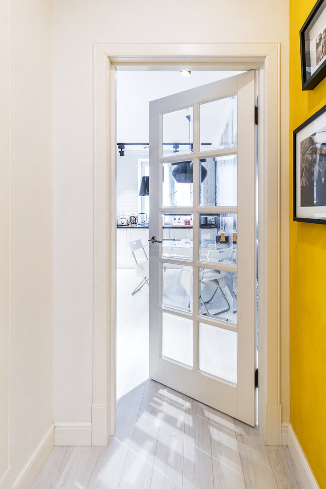doors with transparent glass in the interior