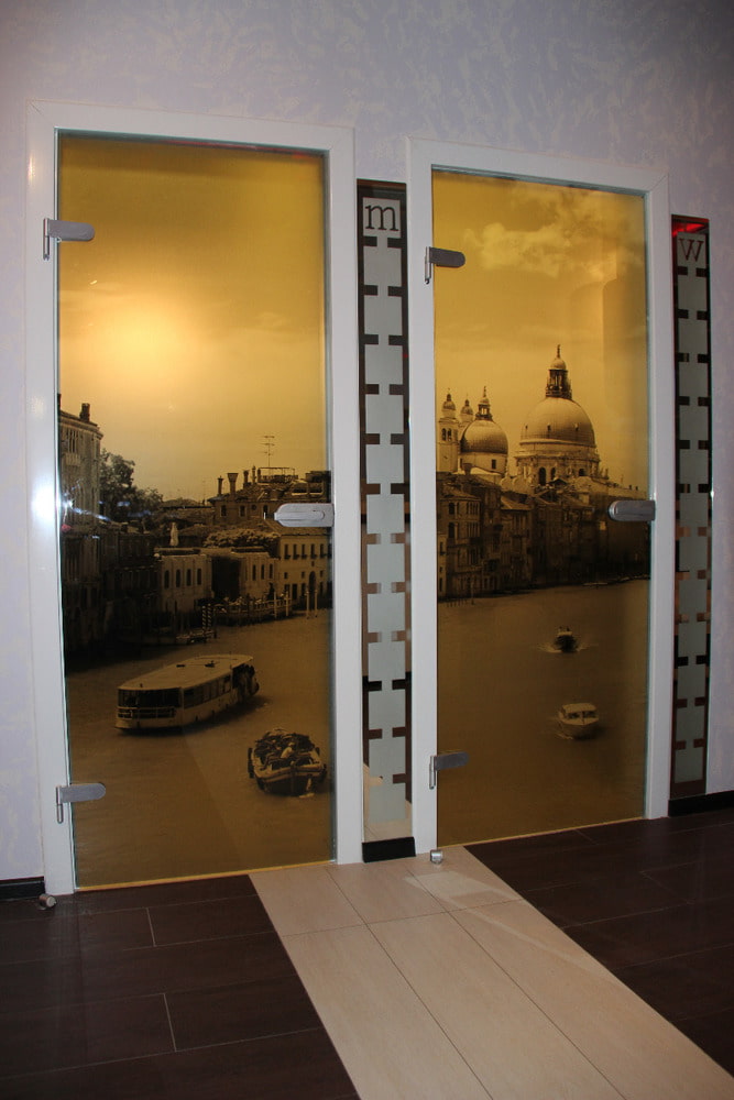 glass doors with photo printing in the interior