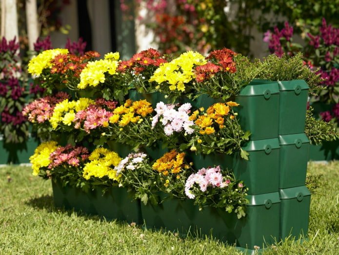plastic vertical flowerbed