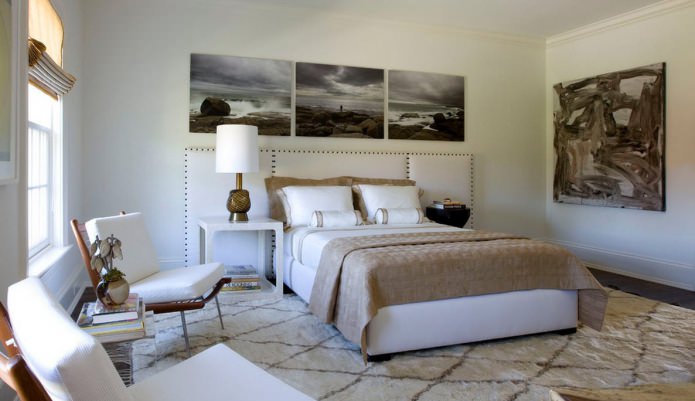 Modular painting in a bedroom interior