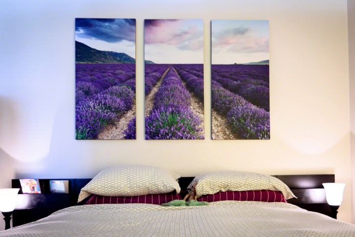 modular painting with flowers in bedroom design