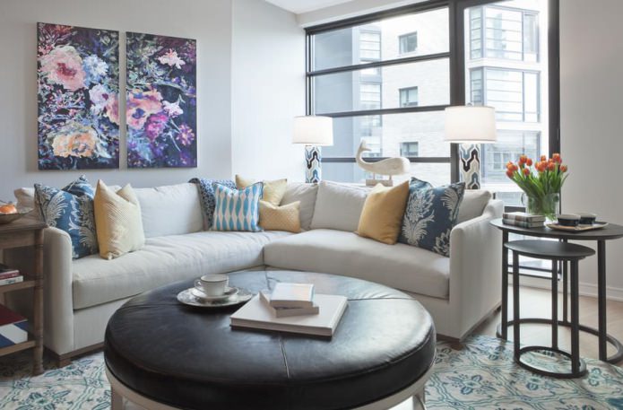 modular picture in the living room design