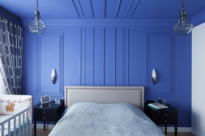 placing wall moldings in the interior