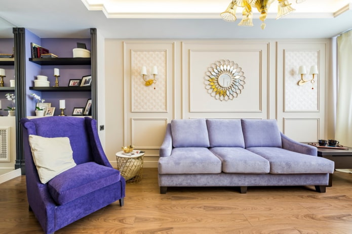 wall moldings in the living room interior