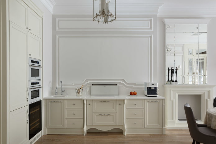 wall moldings in the kitchen interior