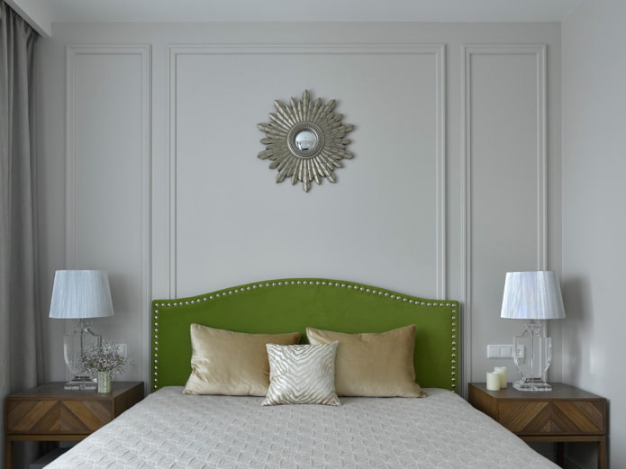 moldings in the bedroom