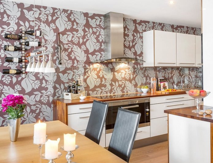 wallpaper in the kitchen