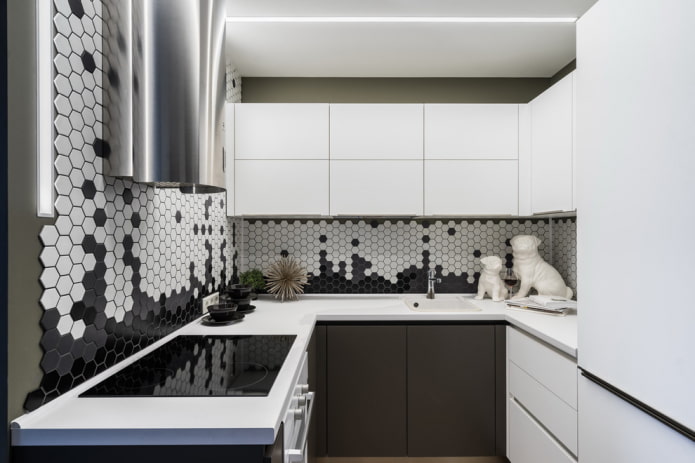 hexagon mosaic in the kitchen