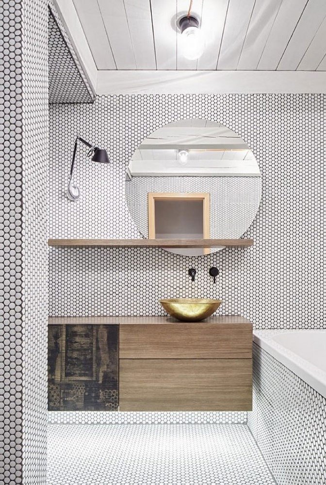 round mosaic tiles in the bathroom
