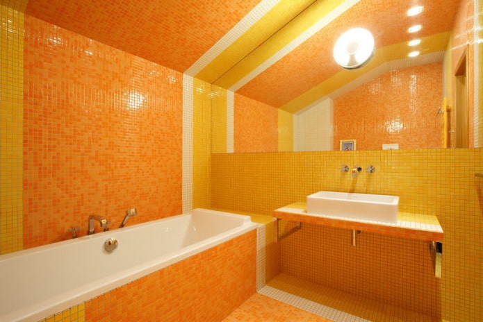 combination of different colors in the bathroom