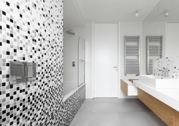 combination of different colors in the bathroom