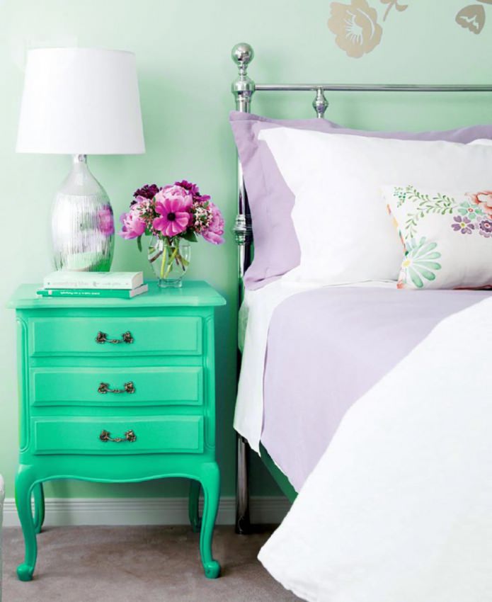 Mint and lilac interior