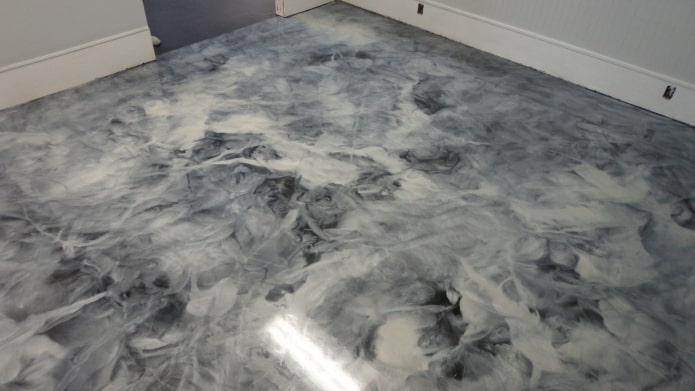 unusual floor in the bathroom