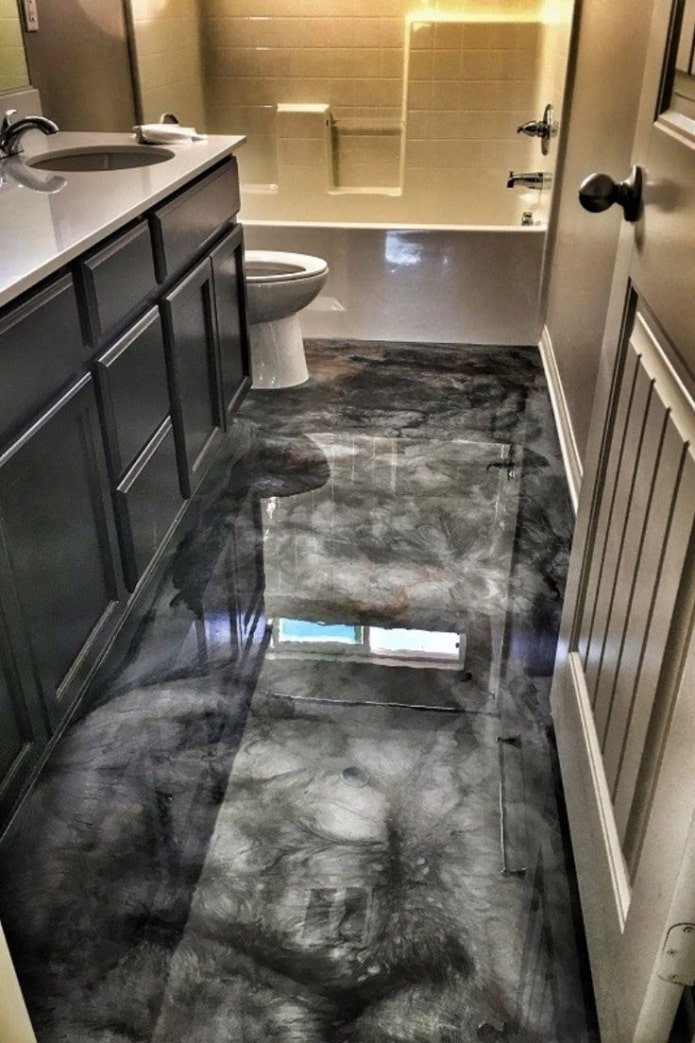 self-leveling floor in the bathroom