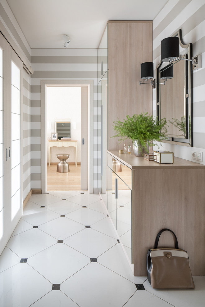 floor tiles with decorative inserts in the interior