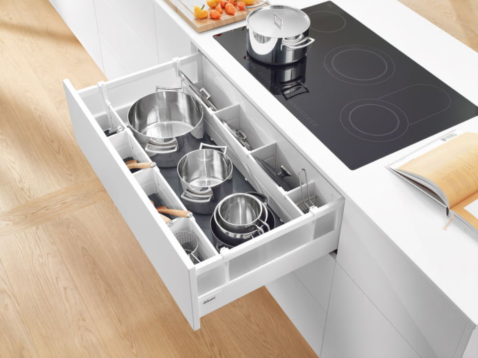 Drawer under the hob