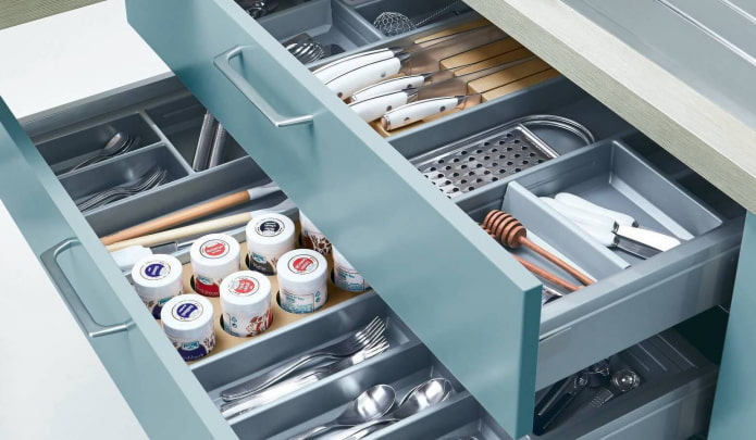 Plastic trays