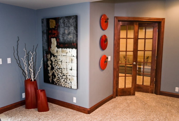 red floor vase