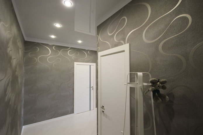 white stretch ceiling in the hallway