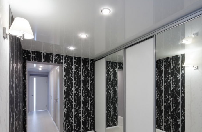 white stretch ceiling in the hallway