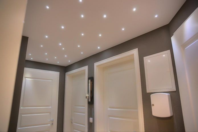 matte stretch structure in the hallway