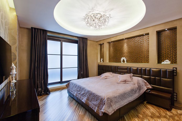 Brown bedroom with niches in the wall