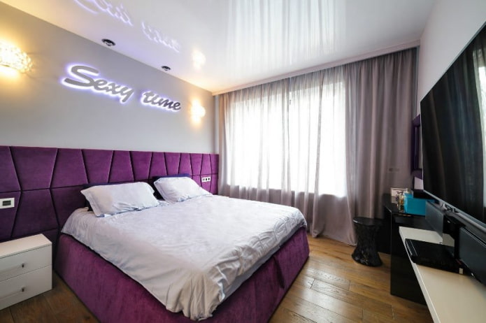 glossy stretch ceiling in the bedroom