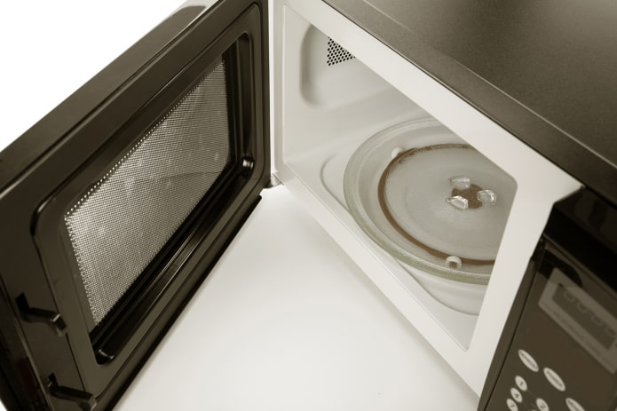 Empty microwave