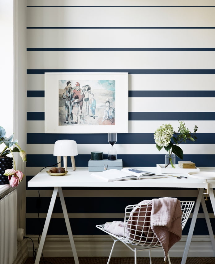 blue diminishing stripes on the wall