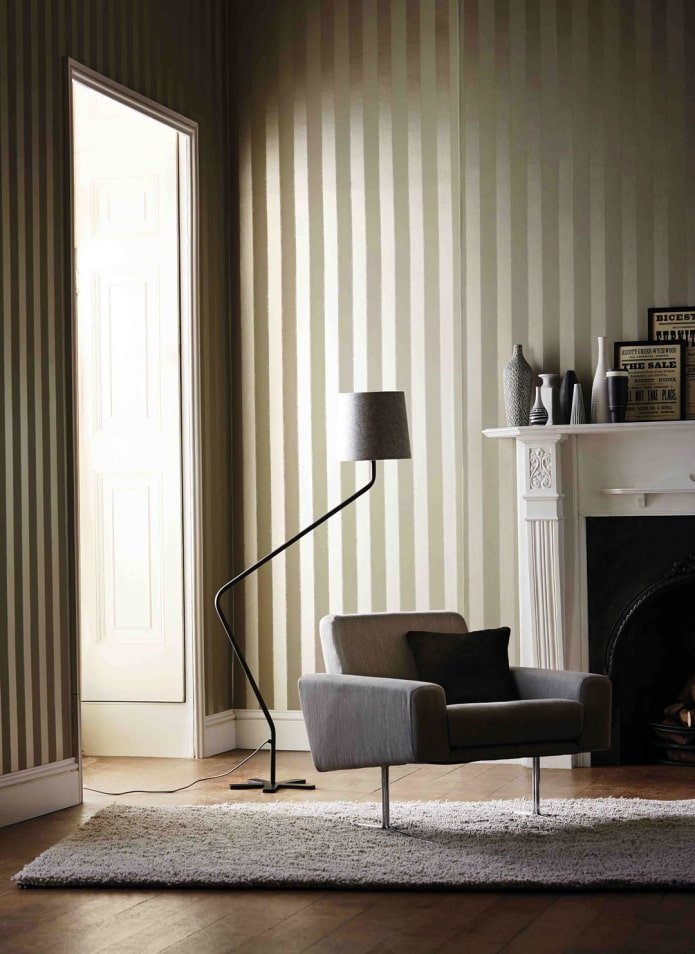 striped wallpaper in English style