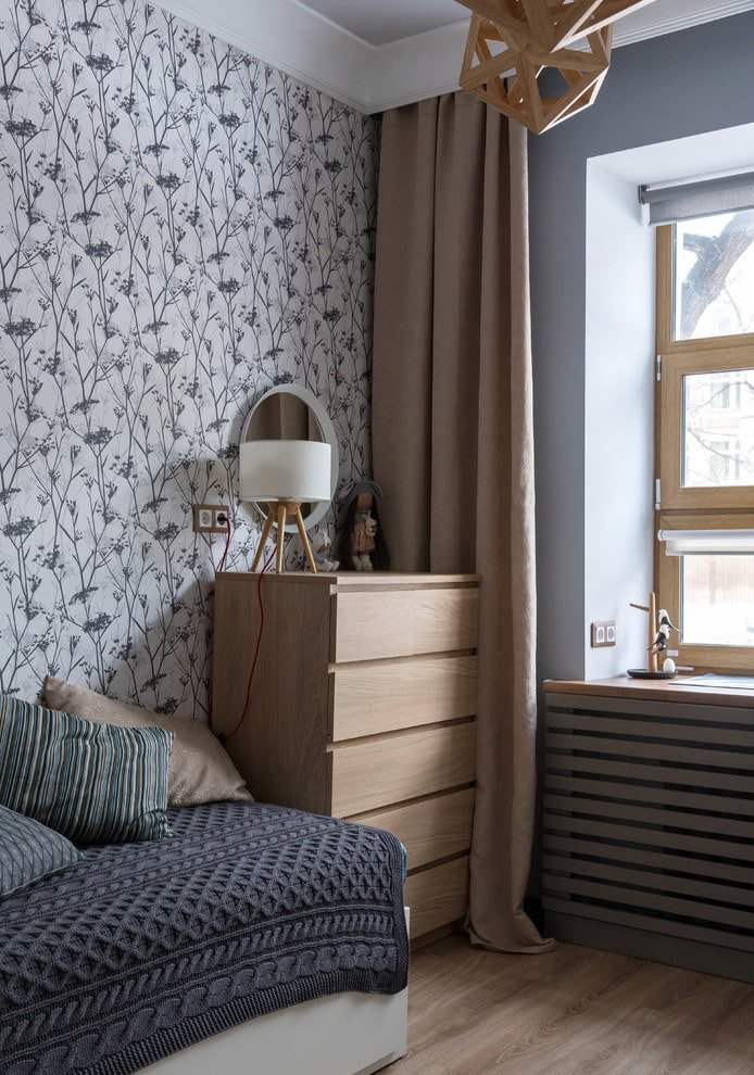 Wallpaper with plant ornament
