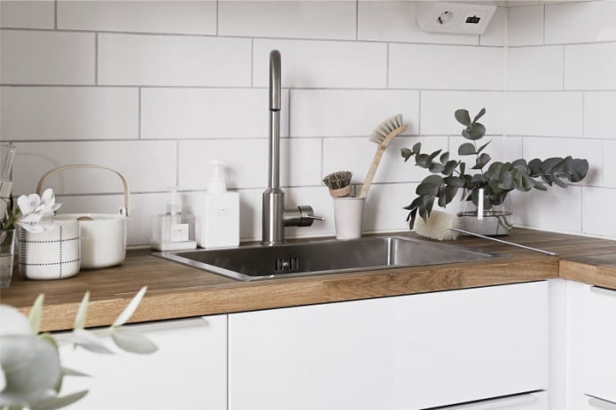 stainless steel sink