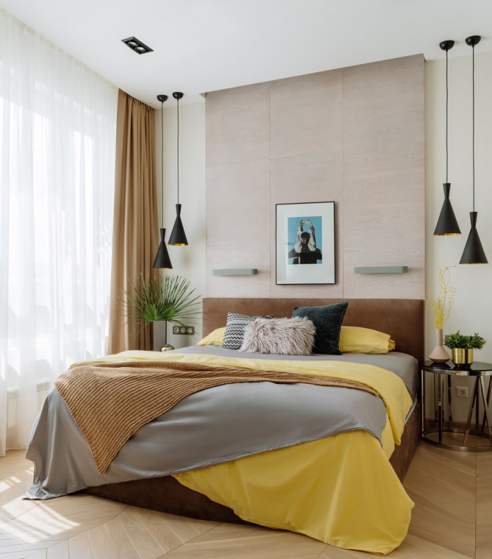 Headboard pylon