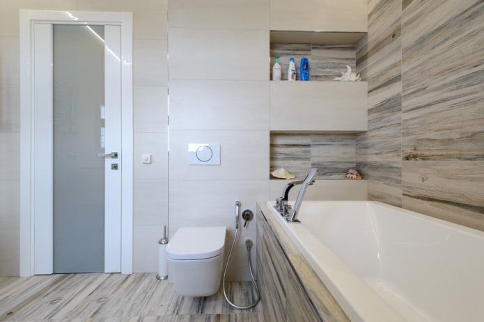 niches for shampoos in the bathroom interior