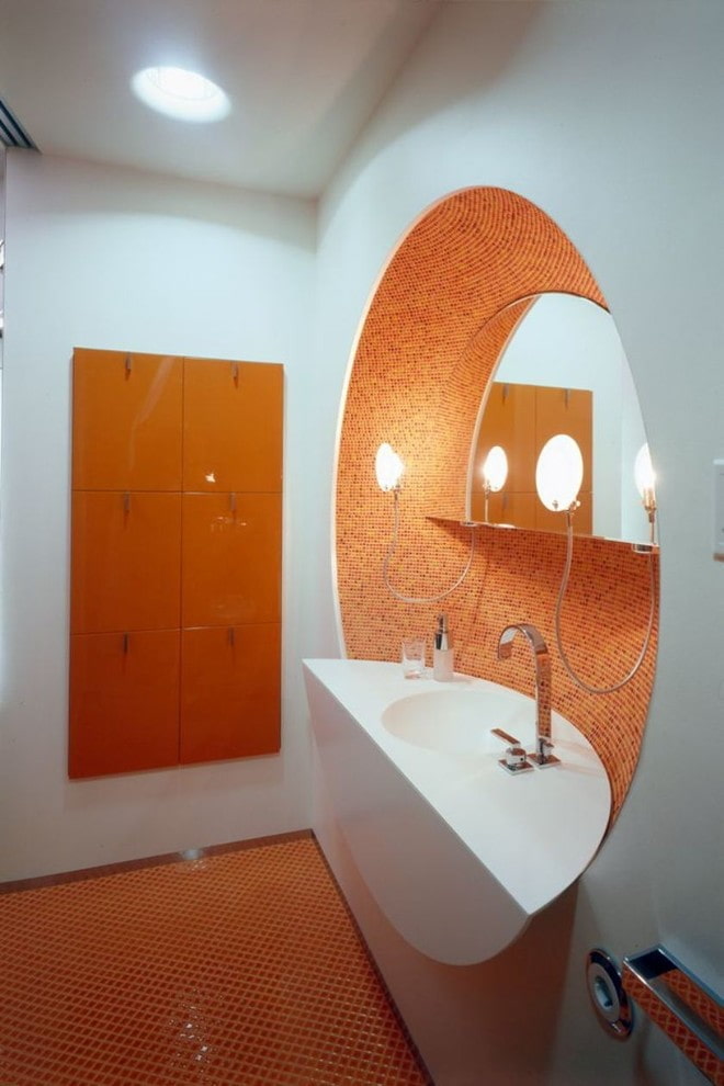 figured niche in the bathroom interior