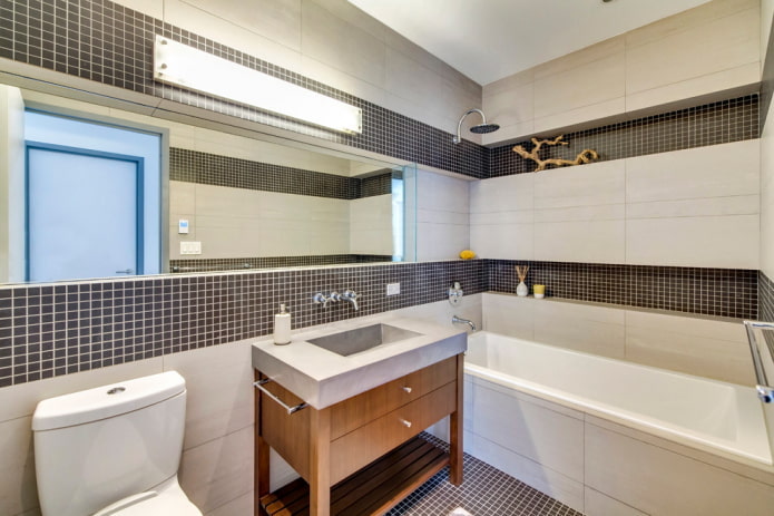 niches from mosaics in the interior of the bathroom