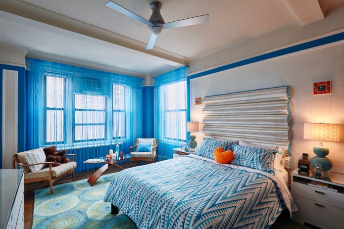 blue thread curtains in the bedroom 