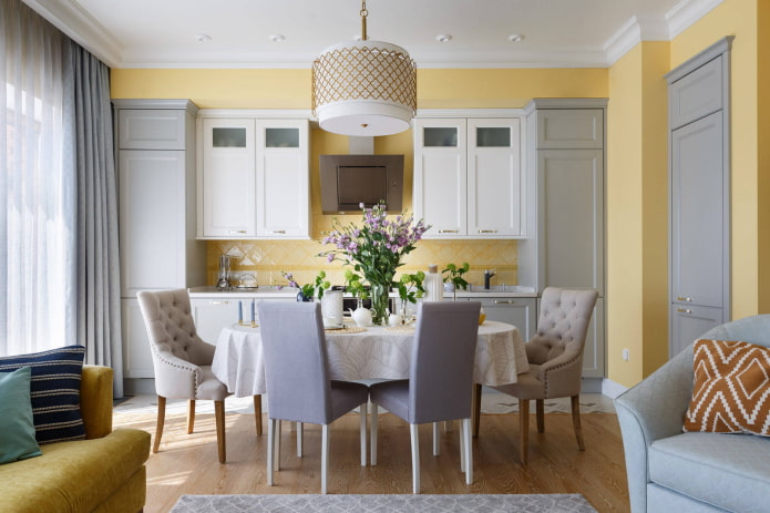 spacious kitchen in the studio