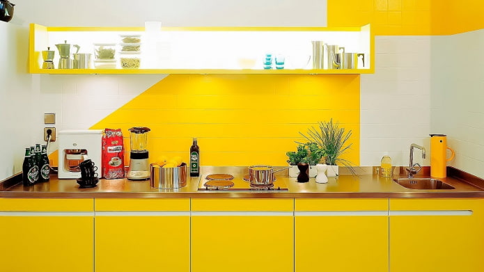 Apron painted yellow