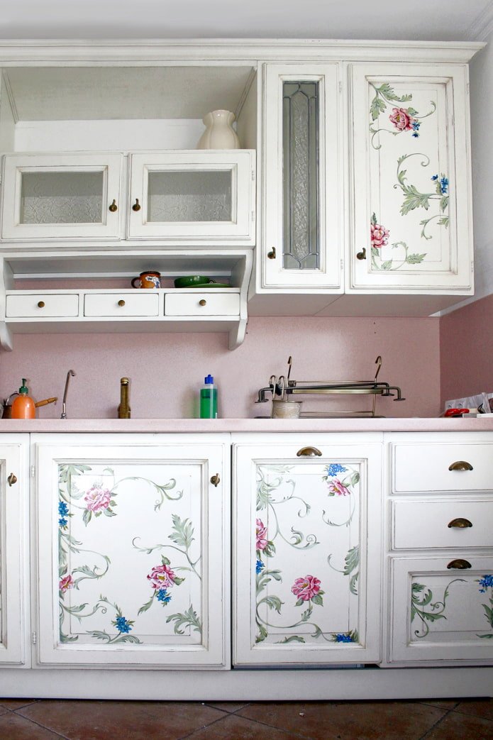 Decoupage with napkins