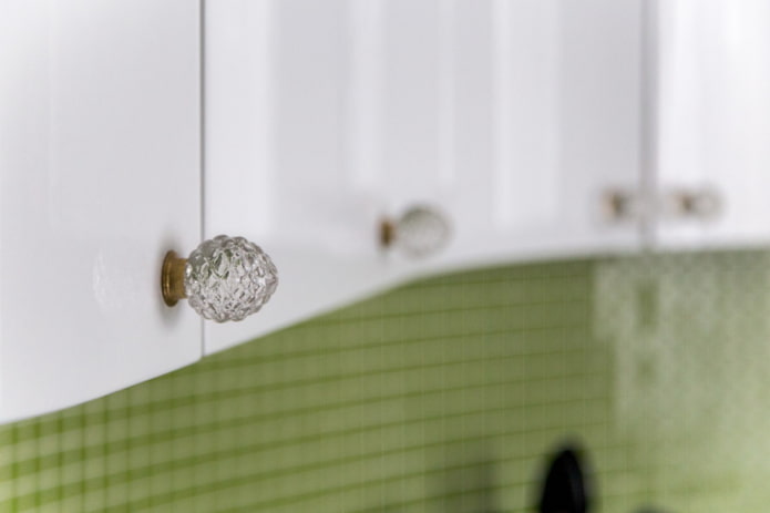 New handles in the kitchen