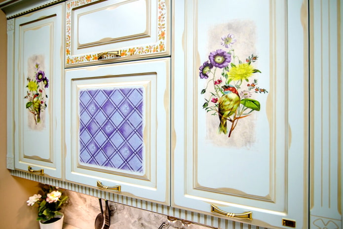 Decoupage of facades