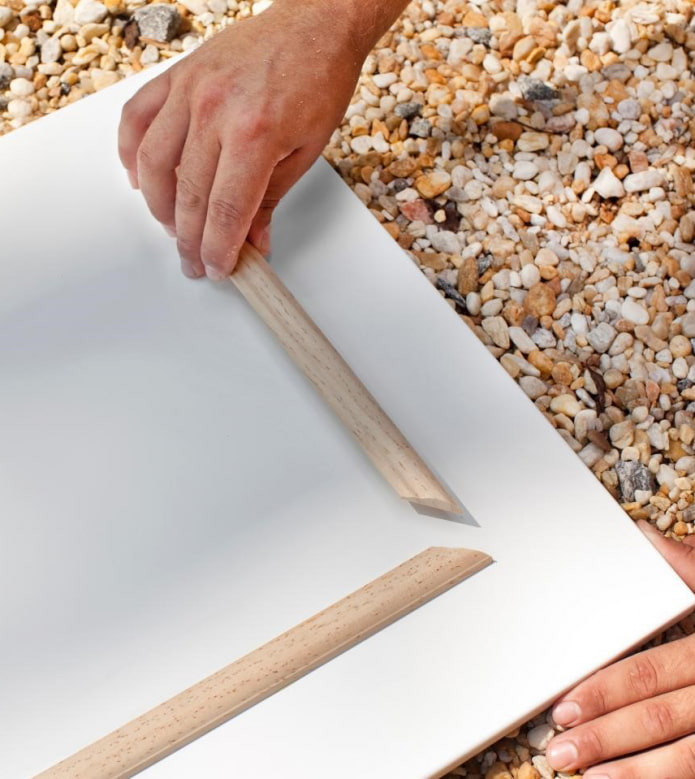 Gluing moldings