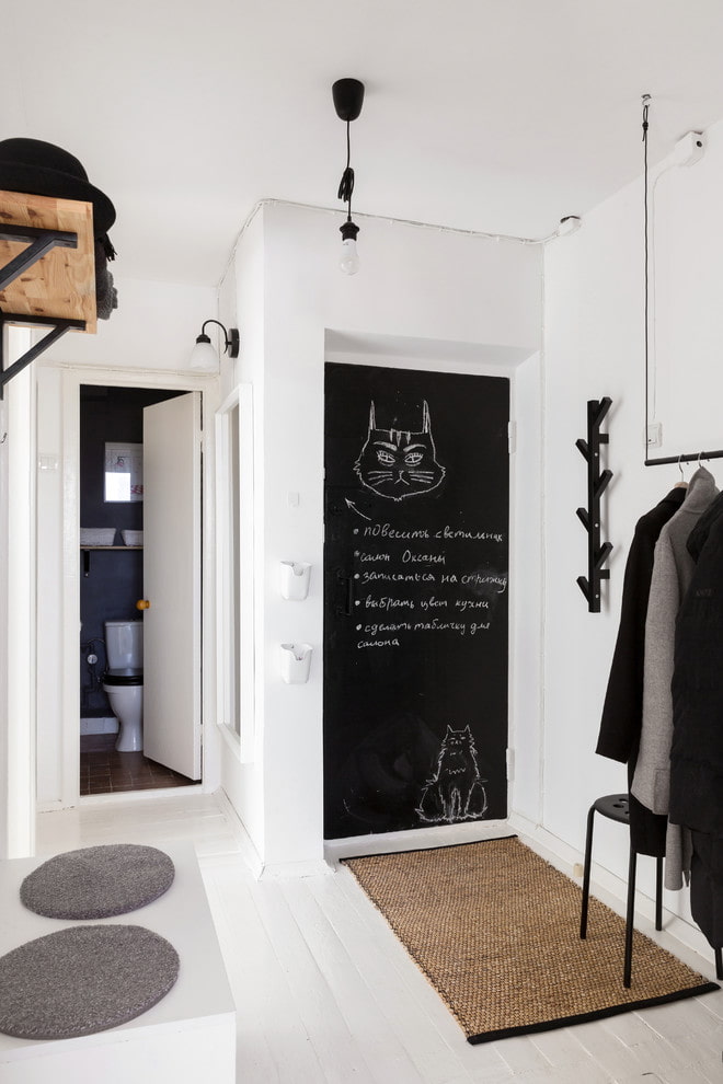 Entrance door with chalk paint