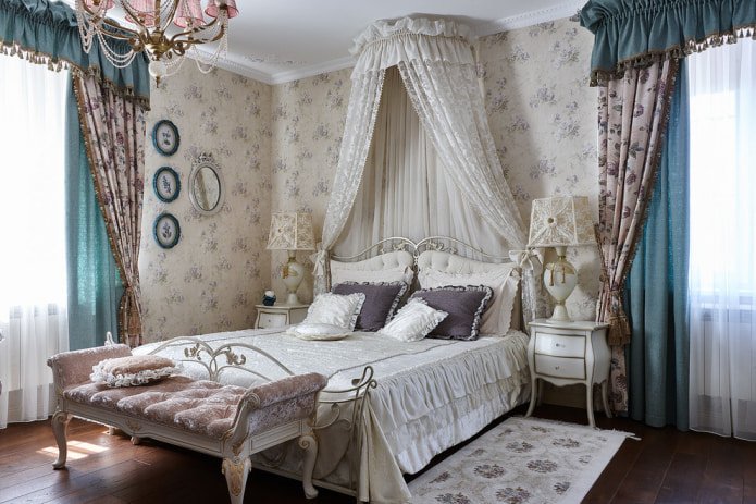 classic style bedroom