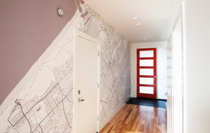 wallpaper in the hallway in the form of a map