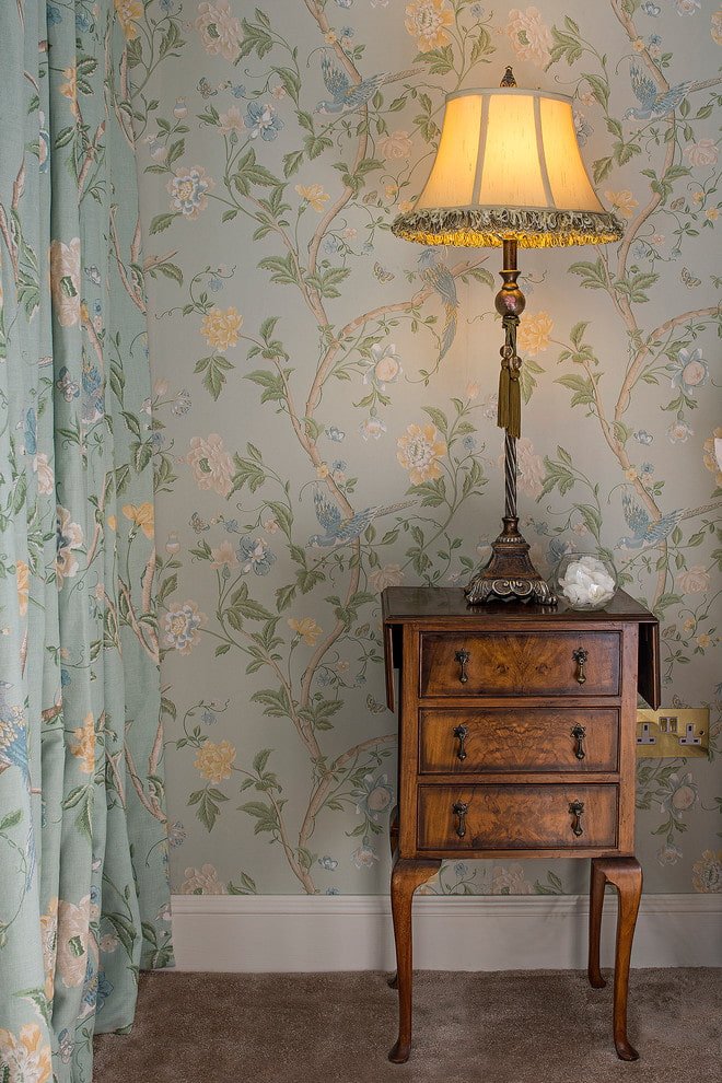 flowered wallpaper